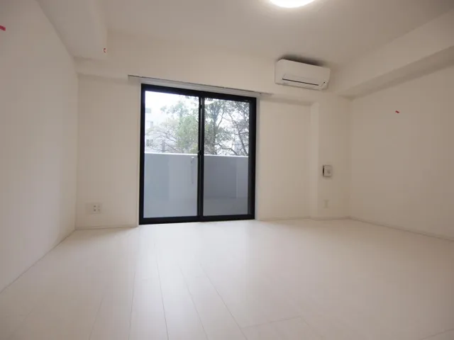 Premium Cube Mishuku - Interior - ["Window", "Building", "Fixture"]