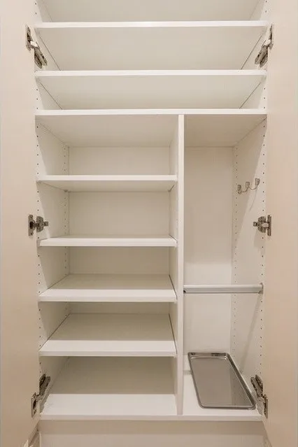 Comforia Liv Bunkyo Gokokuji - Interior - ["Cupboard", "Shelving", "Cabinetry"]