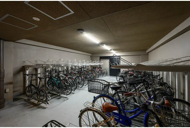 LEFONT PROGRAM Ueno Inaricho - Other - ["Ceiling", "Bicycle frame", "Metal"]