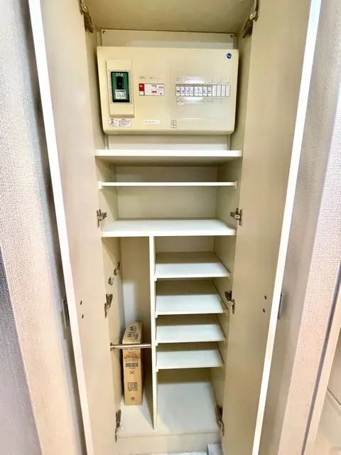Residia Toranomon - Interior - ["Building", "House", "Fixture"]