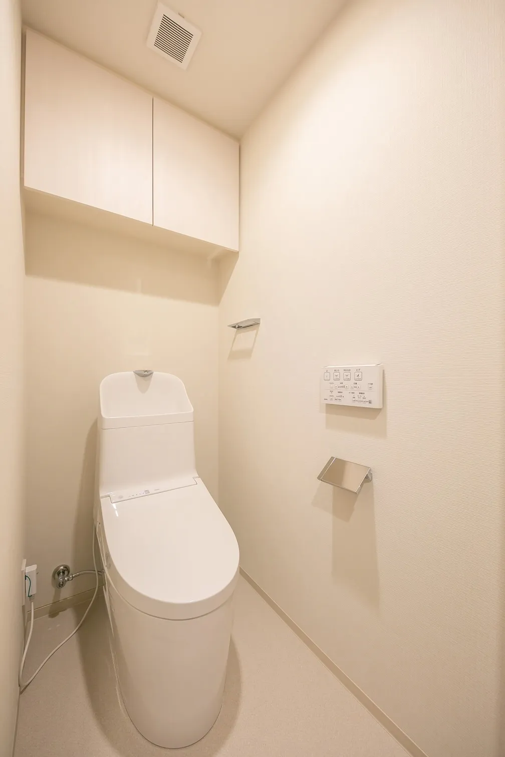 Doue Waseda - Interior - ["Building", "Automotive design", "Floor"]