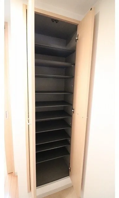 K2 - Interior - ["Wood", "Flooring", "Floor"]