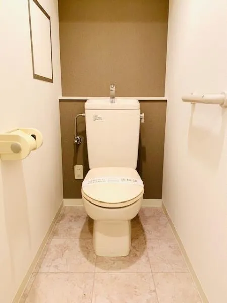 Green Hills Mejiro - Interior - ["Toilet seat", "Toilet", "Plumbing fixture"]