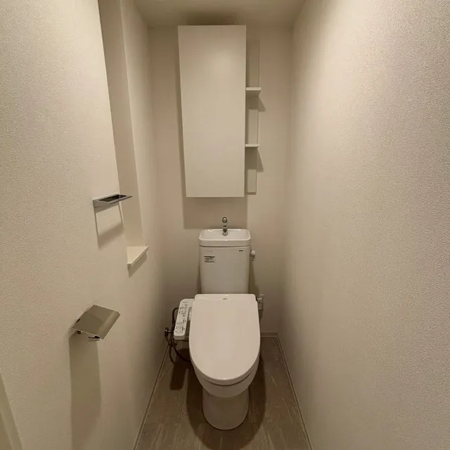 Park Axis Shinagawa Tennozu Isle - Interior - ["Toilet seat", "Toilet", "Flooring"]
