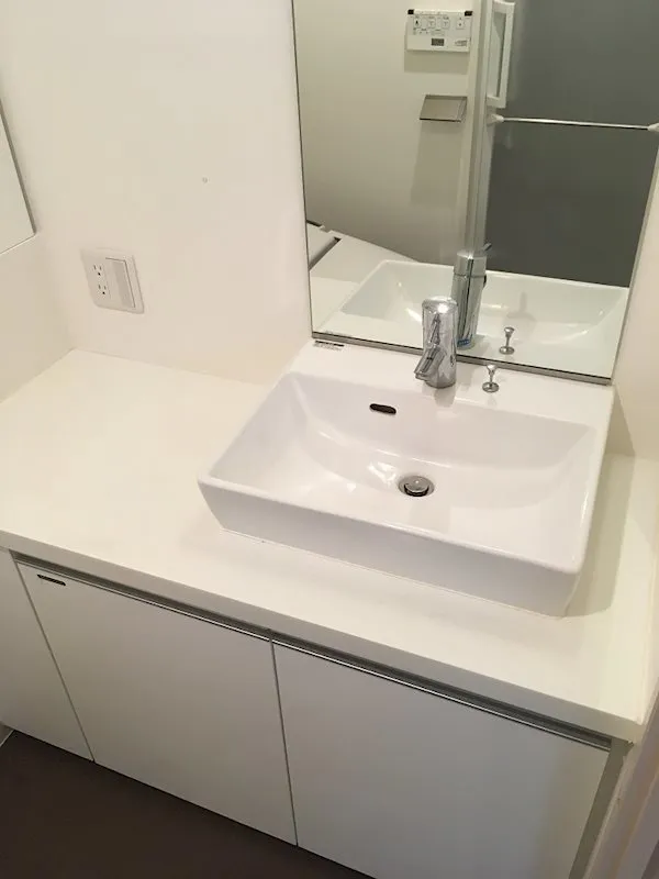 Shinagawa East - Interior - Bathroom vanity