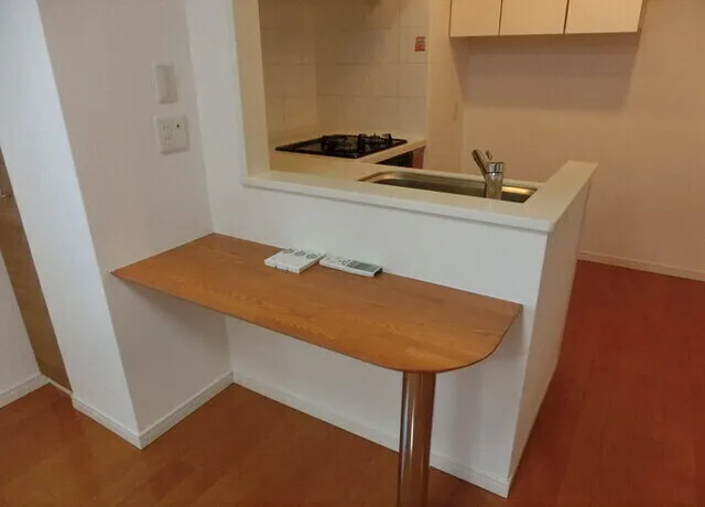 Grand Suite Ginza Resty Monarch - Interior - ["Table", "Computer desk", "Wood"]