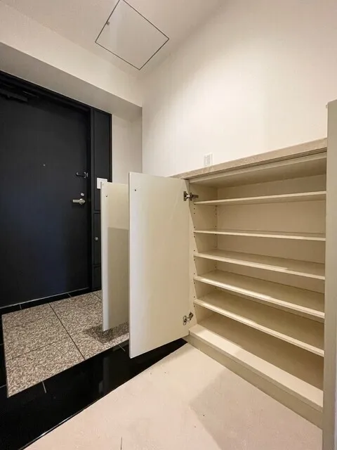 Ebisu Garden Terrace - Interior - ["Flooring", "Wood", "Floor"]