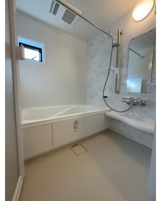Kolet Oshima #07 - Interior - ["Flooring", "Floor", "Plumbing fixture"]