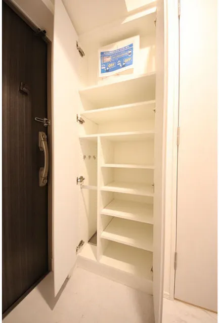 Harmony Residence Rikugien - Interior - ["Wood", "Flooring", "Floor"]