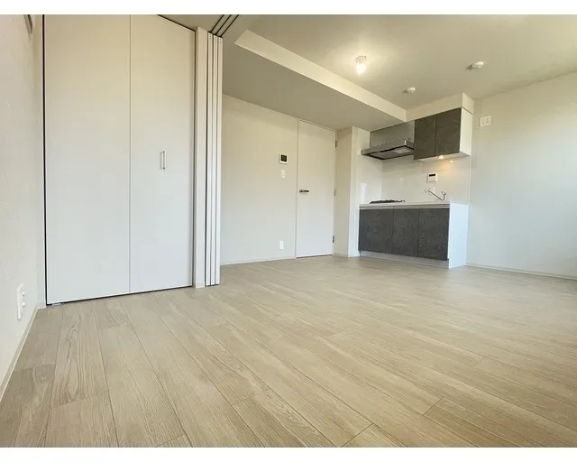 Well Square Yawata-Yama - Interior - ["Flooring", "Floor", "Wood flooring"]