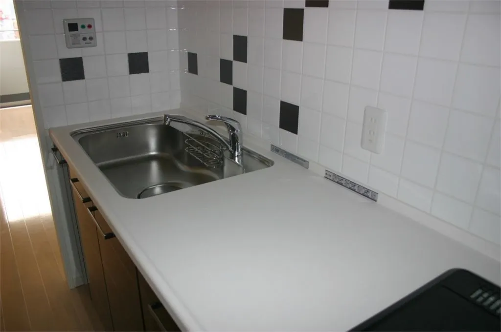 Residia Bunkyo Hongo II - Interior - ["Tap", "Kitchen sink", "Plumbing fixture"]