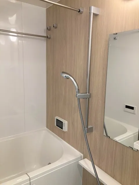 Urbanex Kikukawa III - Interior - ["Bathtub", "Property", "Plumbing fixture"]
