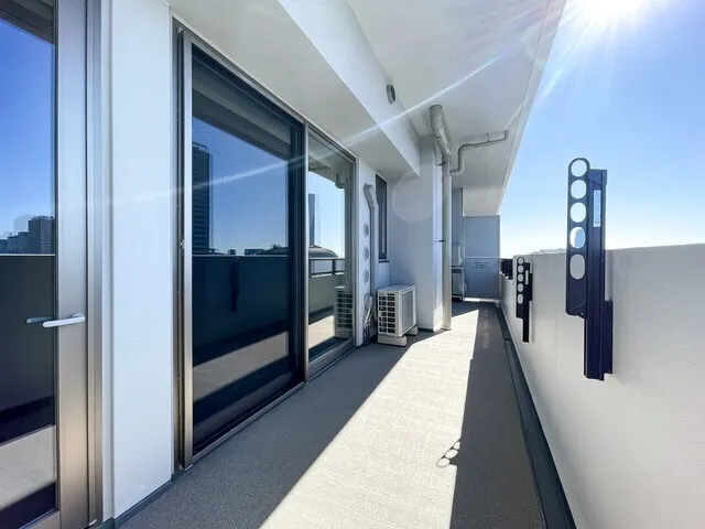 Royal Parks Ariake - Interior - ["Interior design", "Ceiling", "Glass"]