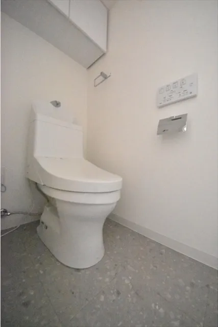 Maison Bellvie Shimokitazawa - Interior - ["Toilet seat", "Toilet", "Plumbing fixture"]