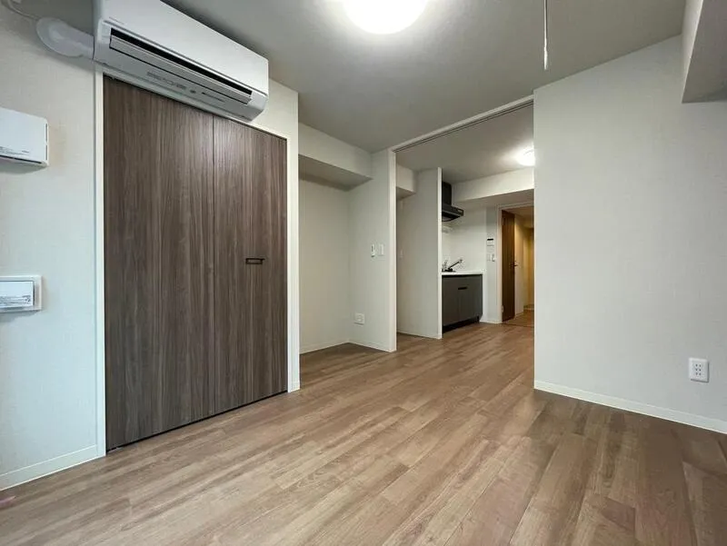 LUMIEC un Toyocho - Interior - ["Flooring", "Floor", "Wood"]