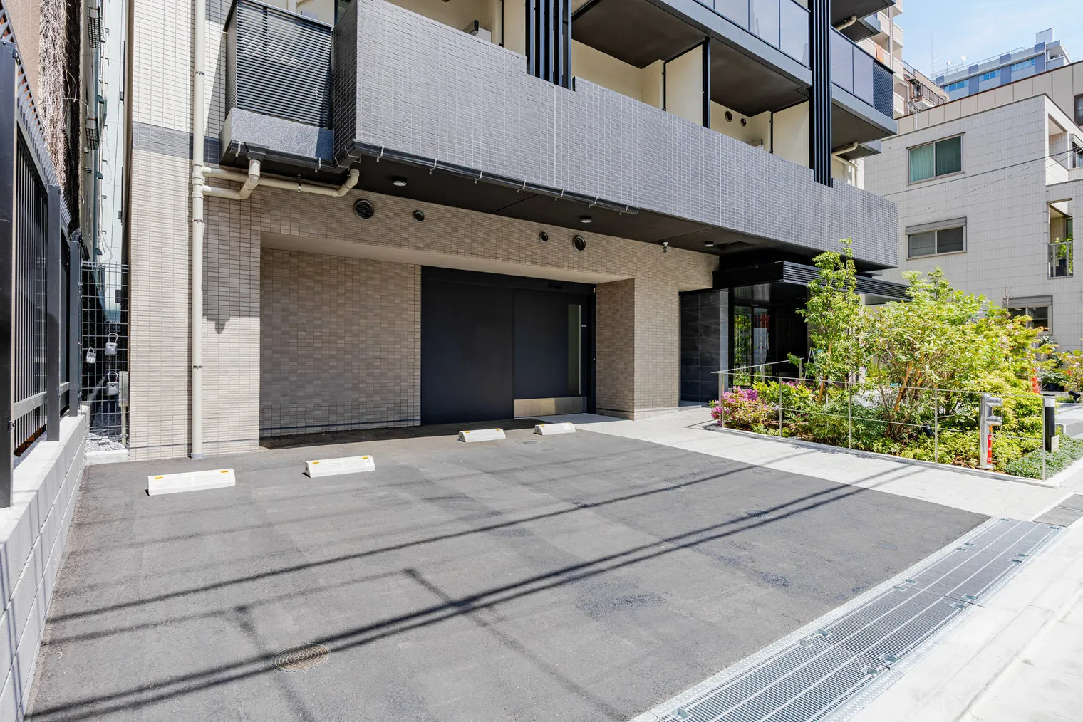 THE GATEHOUSE Asakusa Kaminarimon - Exterior - []