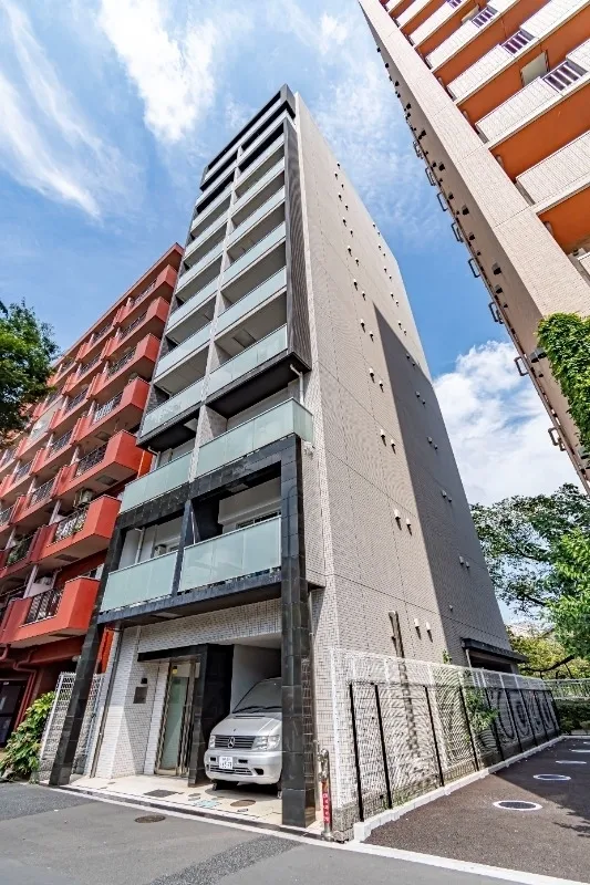 Le-Lion Nishi-Waseda - Exterior - ["Silver", "Aluminium", "High-rise building"]