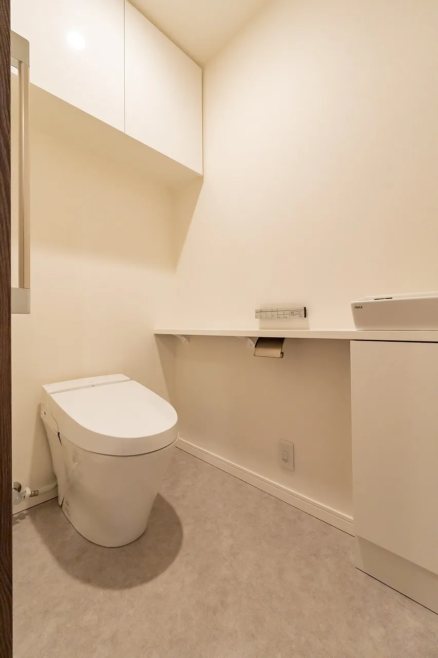 La Tour Shinjuku Annex - Interior - ["Plumbing fixture", "Toilet", "Toilet seat"]