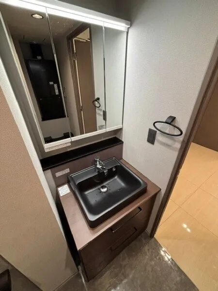 EXAM AKASAKA - Interior - ["Floor", "Plumbing fixture", "Bathroom Sink"]