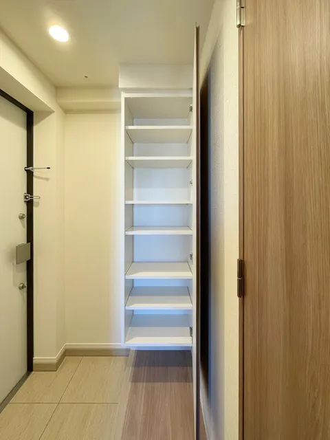 Orchid Residence Nishioi - Interior - ["Flooring", "Wood", "Interior design"]