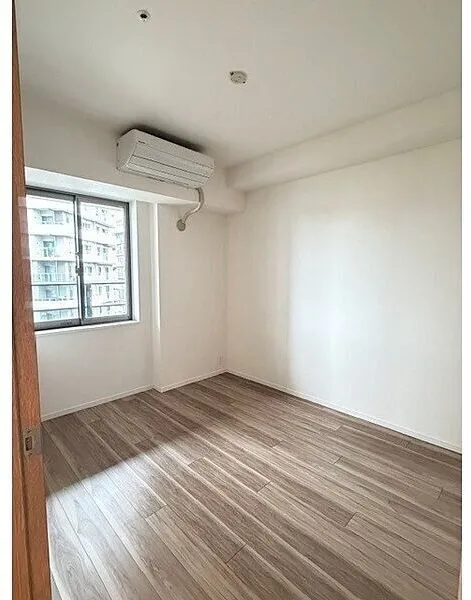 HARUMI FLAG SUN VILLAGE C Building - Interior - ["Wood", "Flooring", "Floor"]
