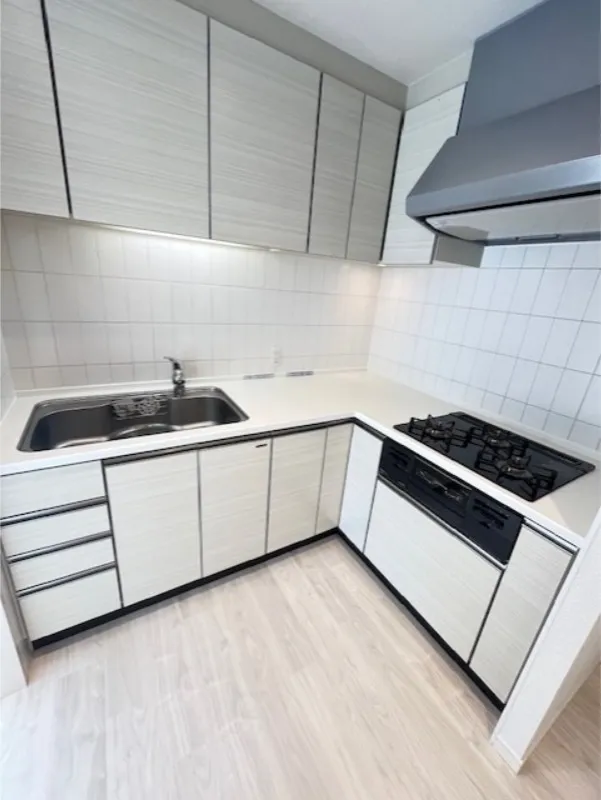 West Park Tower Ikebukuro - Interior - ["Flooring", "Kitchen", "Wood"]
