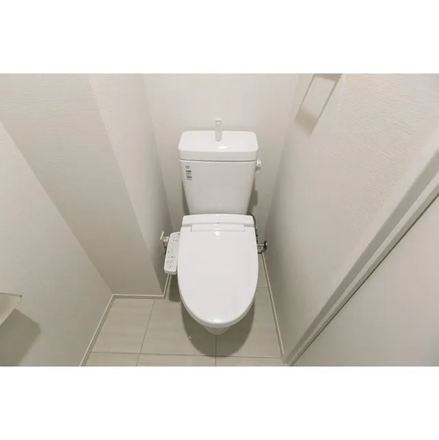 Comforia Nishiogikubo - Interior - ["Toilet seat", "Plumbing fixture", "Toilet"]