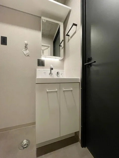 Destino Residencia Arakawa - Interior - ["Flooring", "Wall", "Floor"]