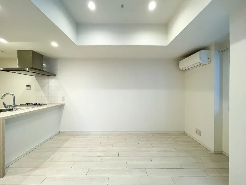 Castalia Azabujuban Ⅱ  - Interior - ["Flooring", "Floor", "Ceiling"]