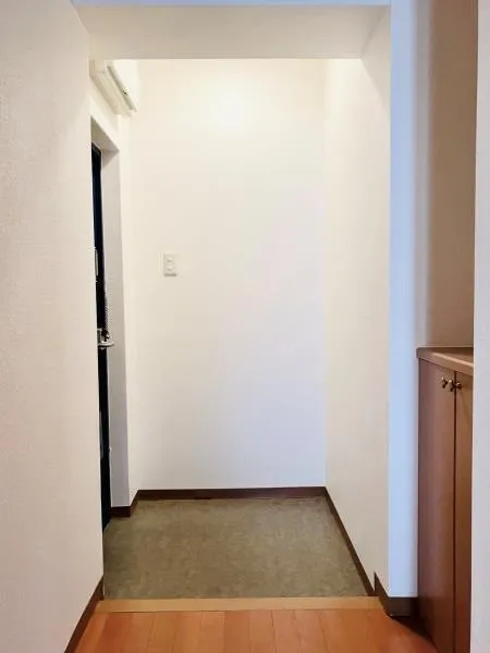 TS Omori Heim - Interior - ["Wall", "Flooring", "Floor"]
