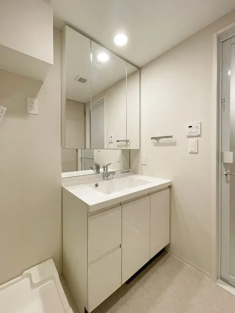HF Kitasenju Residence - Interior - ["Flooring", "Floor", "Plumbing fixture"]