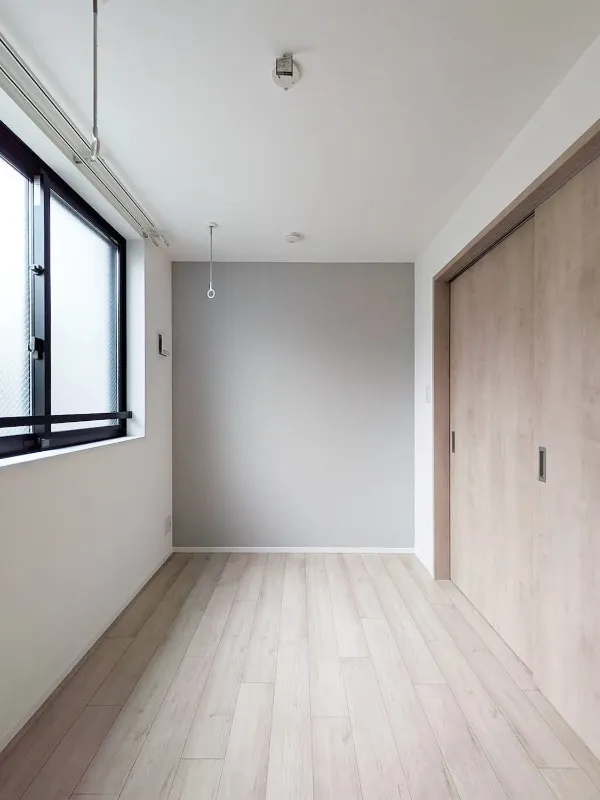 HJ Crown II - Interior - ["Flooring", "Wall", "Floor"]