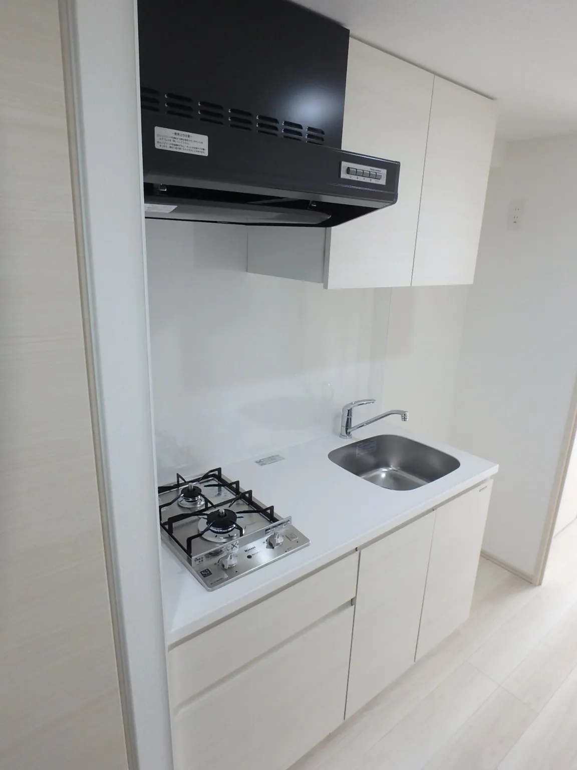 Orchid Residence Ueno - Interior - ["Floor", "Flooring", "Major appliance"]