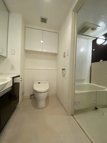 Prime Urban Nihonbashi Yokoyamacho - Interior - ["Toilet seat", "Plumbing fixture", "Toilet"]