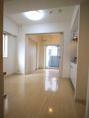 Proud Flat Shinjuku Kawadacho - Interior - ["Floor", "Flooring", "Ceiling"]