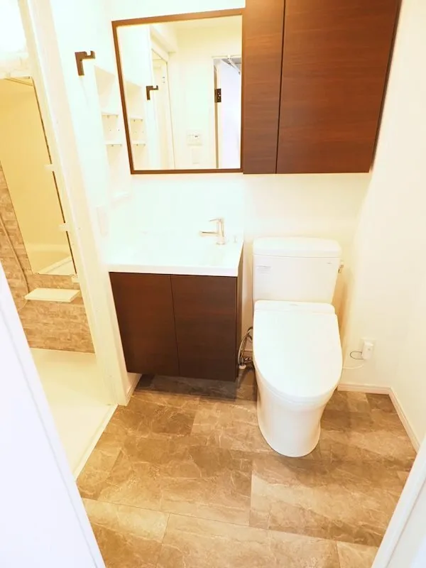 RESIDIA Sasazuka III - Interior - ["Toilet seat", "Plumbing fixture", "Flooring"]