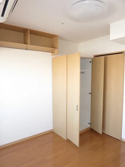 Prime Urban Nishi-Ojima - Interior - ["Flooring", "Wood", "Floor"]