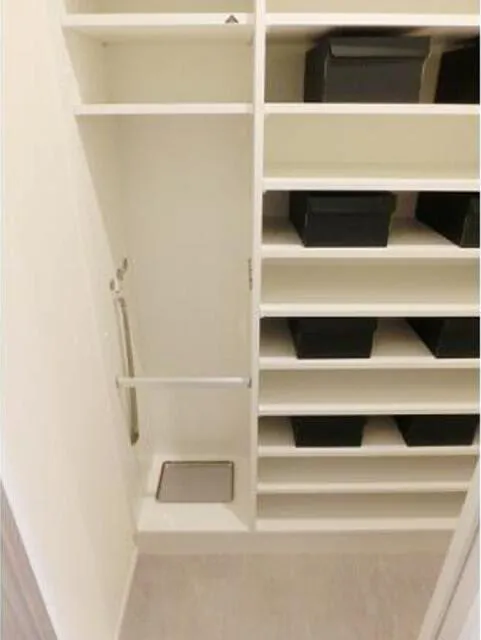 Park Axis Toyosu Canal - Interior - ["Shelf", "Furniture", "Shelving"]