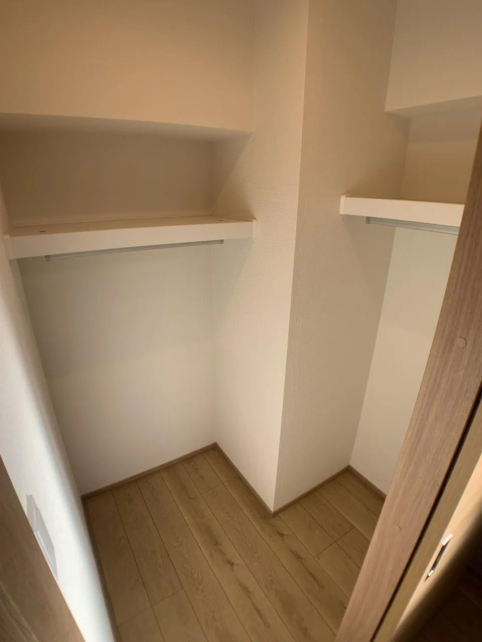 LiveFlat Kinshicho - Interior - ["Fixture", "Wood", "Interior design"]