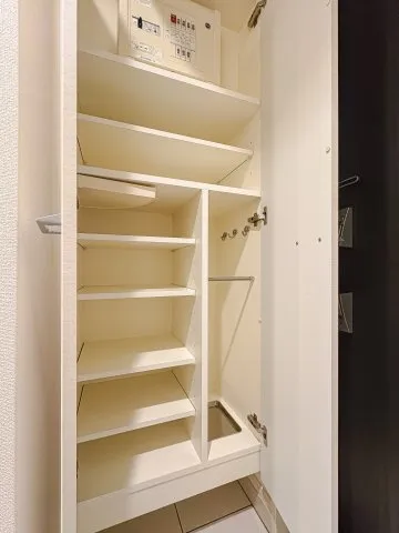Harmony Residence Shinagawa Takanawa - Interior - ["Wood", "Flooring", "Interior design"]