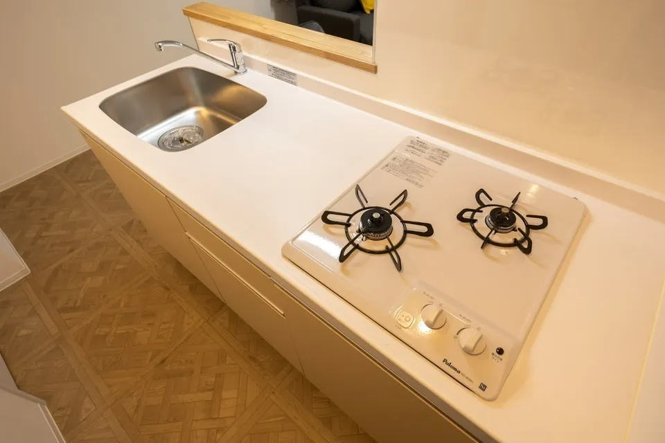Hmlet Sangenjaya II - Interior - ["Kitchen", "Kitchen Sink", "Major appliance"]