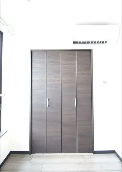 Composite Nogata - Interior - ["Door", "Fixture", "Rectangle"]