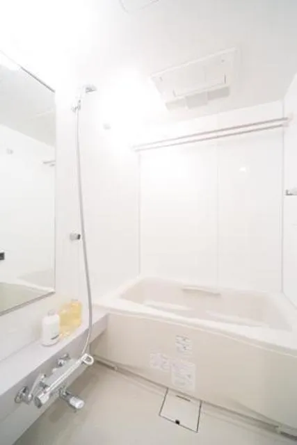 Unison Tower - Interior - ["Bathtub", "Property", "Building"]