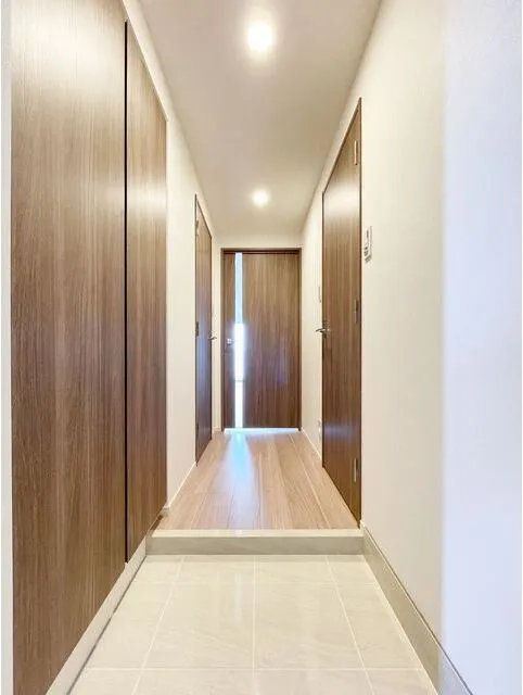 Comforia Live Shimura 3-Chome - Interior - ["Building", "Fixture", "Door"]