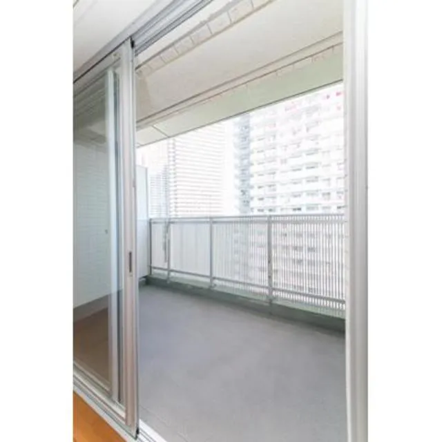 Riverte Tsukishima - Interior - ["Building", "Fixture", "Window"]