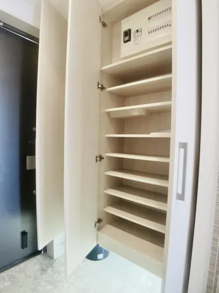 Brillia Mare Ariake Tower & Garden - Interior - ["Wood", "Flooring", "Floor"]