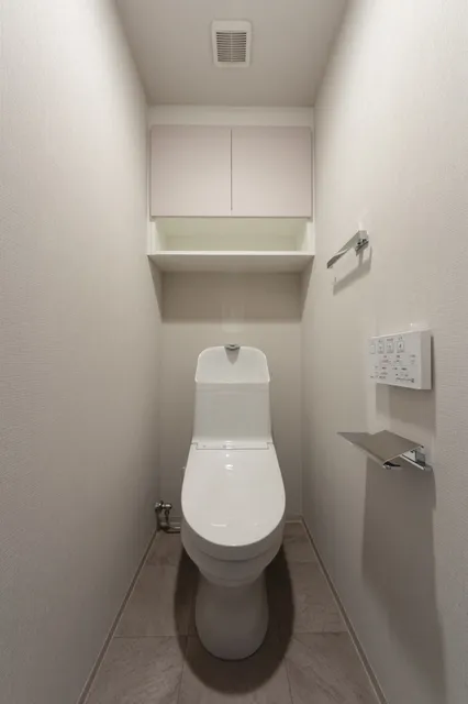 Terra Silk Forest - Interior - ["Toilet seat", "Toilet", "Plumbing fixture"]