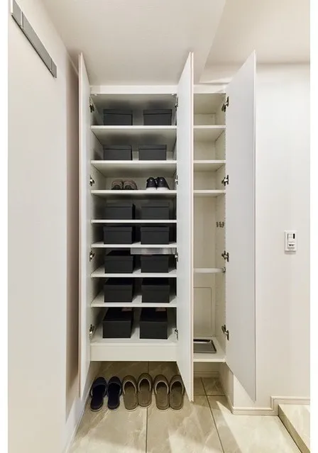Lefon Progres Akabane Marks - Interior - ["Wood", "Interior design", "Shelving"]