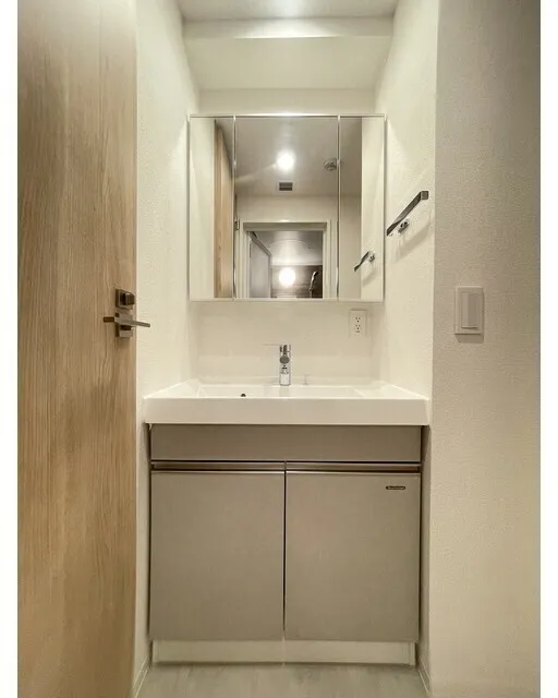 Due Oku - Interior - ["Flooring", "Interior design", "Floor"]