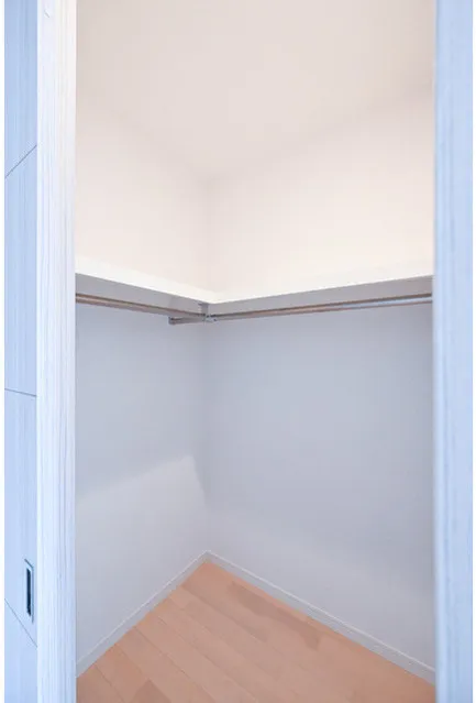BPR Residence Mita Isaragozaka - Interior - ["Wood", "Flooring", "Floor"]